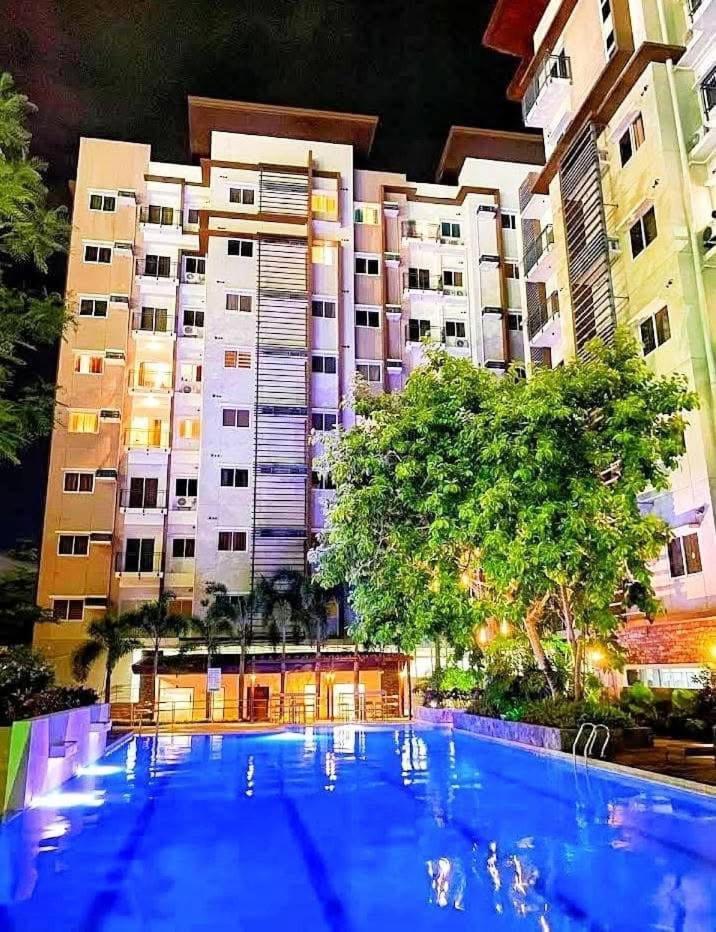 Davao City Condo Luxe Stay מראה חיצוני תמונה